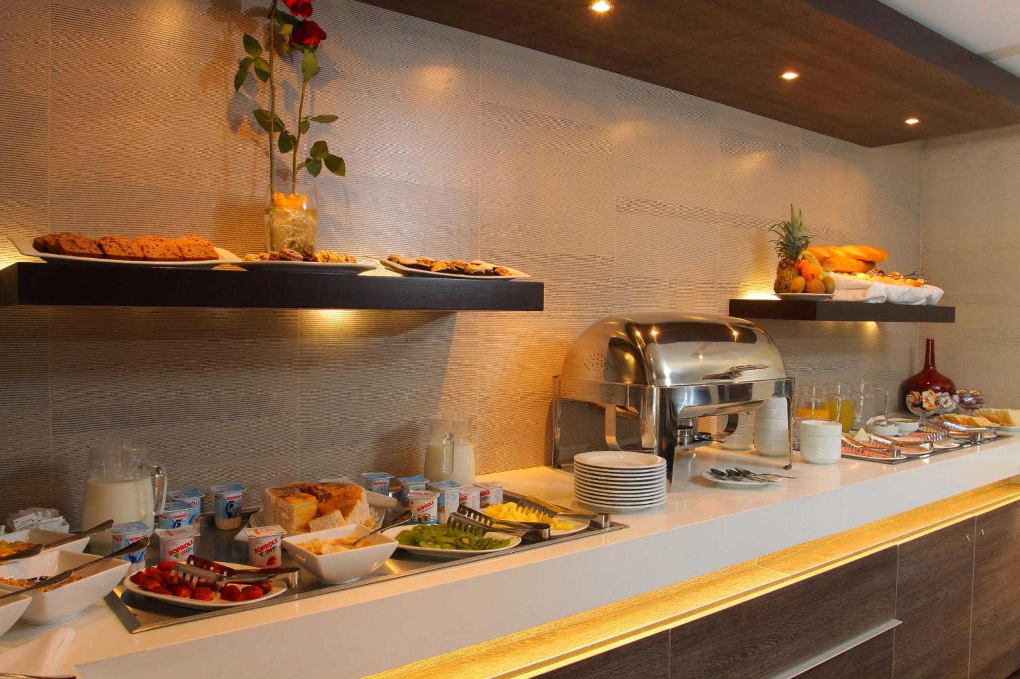Hotel Los Espanoles Plus Santiago Restaurant photo